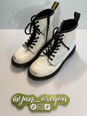 Dr. Martens White Side Zip-Up, Size Women’s 5 (36)